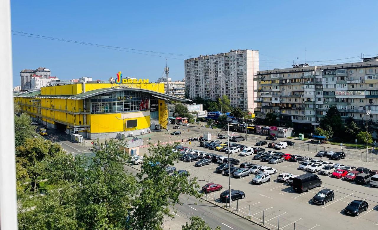 Квартира напротив Дрим-Тауна Киев Экстерьер фото